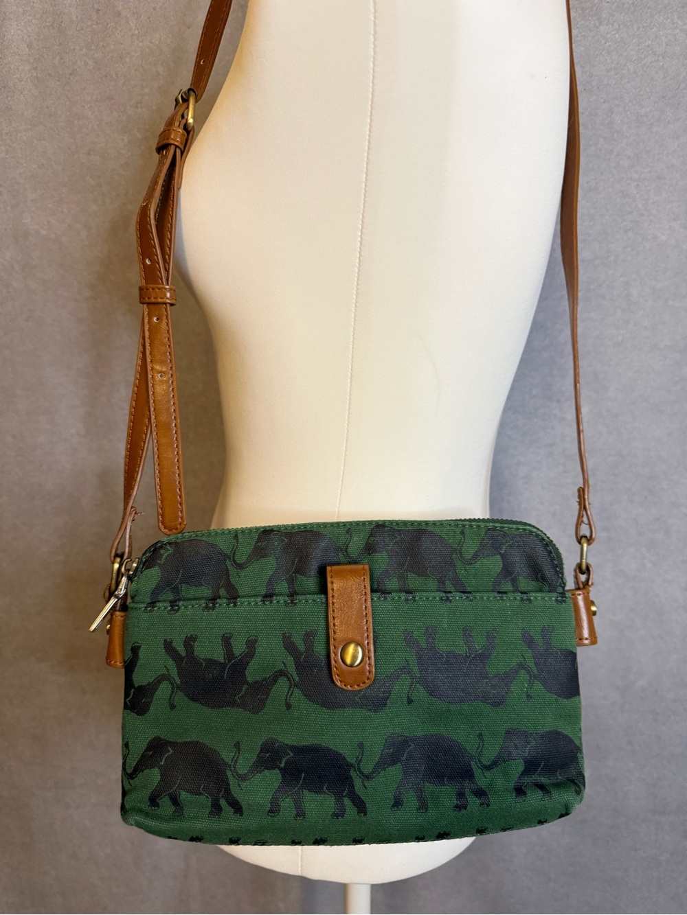ModCloth Camp Director Elephant Print Crossbody Bag Green Canvas Safari Boho